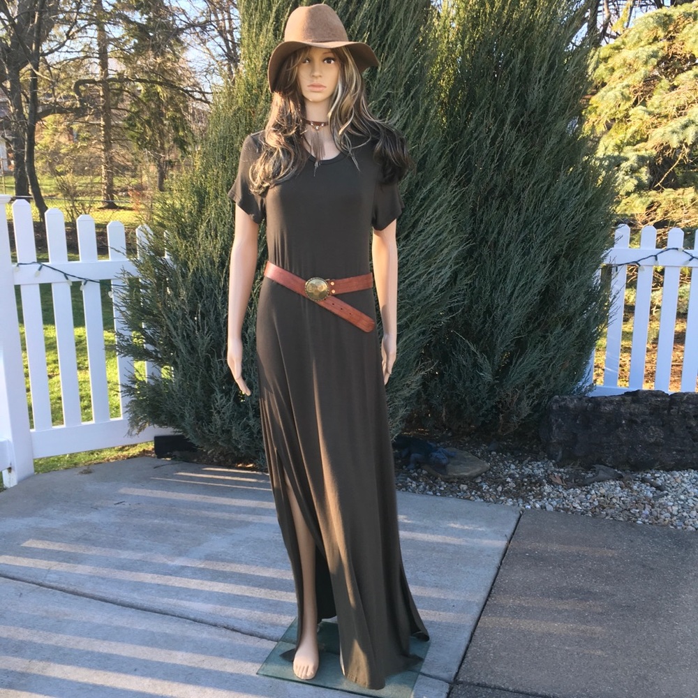 FINAL SALE OPEN BACK MAXI. 1 left fits large - Picture 3 of 8